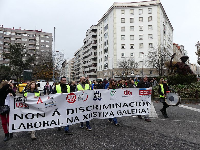 17-12-13 FolgaXustizaVigo08.JPG